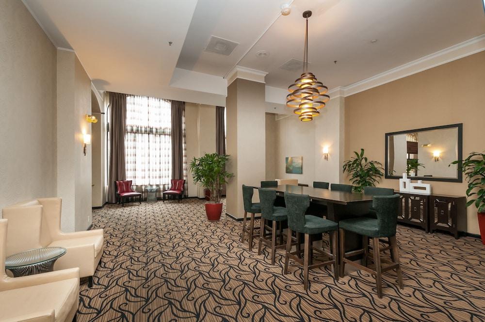 The Pickwick Hotel photo 26