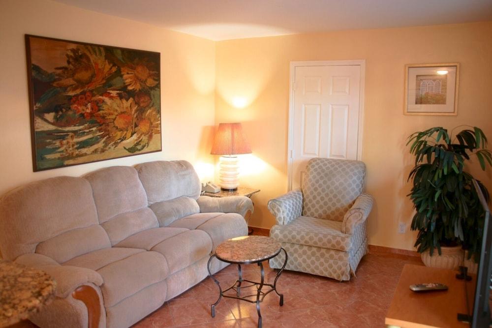 Lago Mar Motel and Apartments photo 21