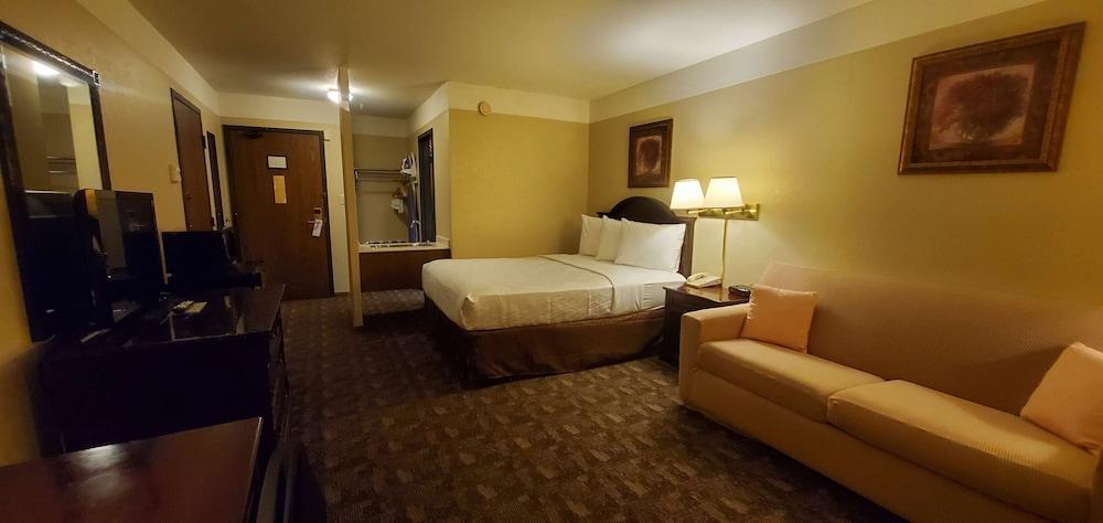 Americas Best Value Inn Chippewa Falls photo 8