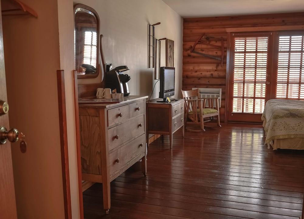 Sumas Mountain Lodge photo 64