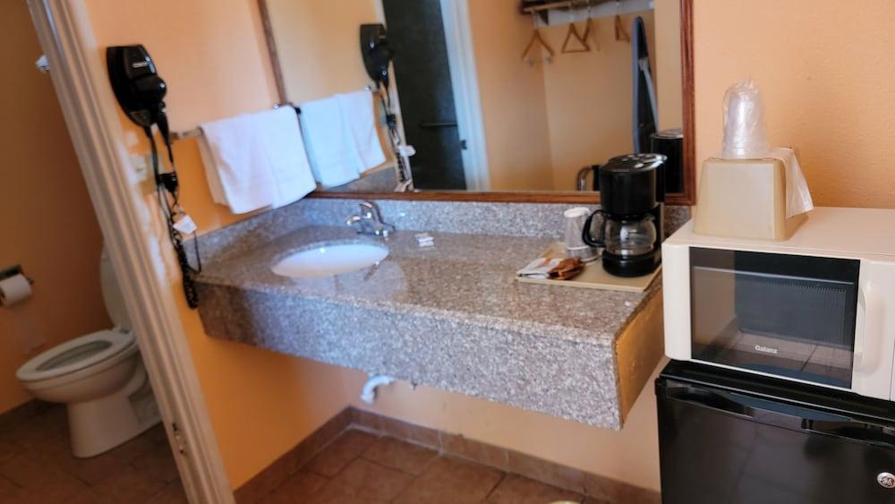 Copa Budget Inn photo 7