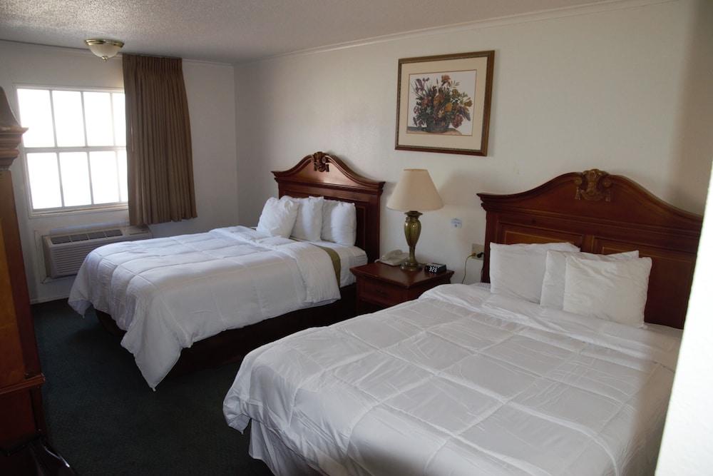 Hobbs Family Inn photo 12