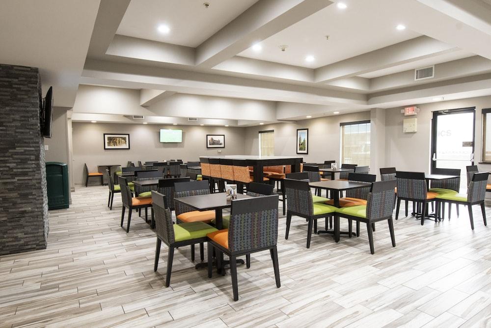 Comfort Inn and Suites Near Medical Center photo 30