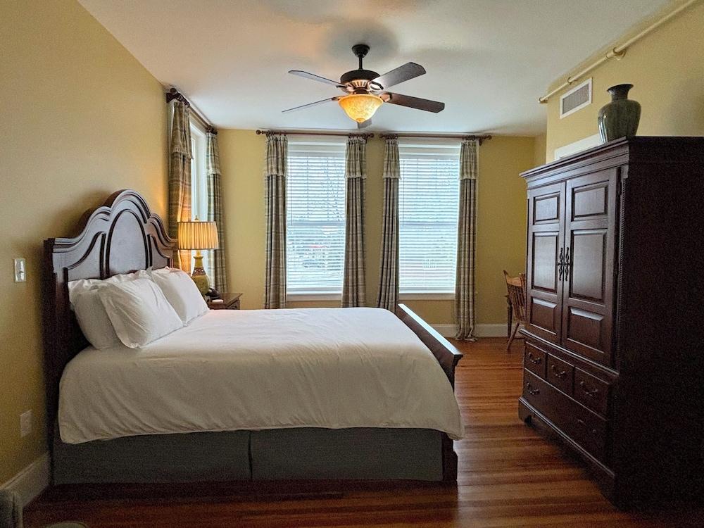Grand Lux Inn photo 9