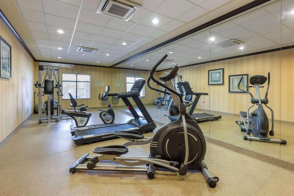 Best Western Plus Midland Suites photo 19