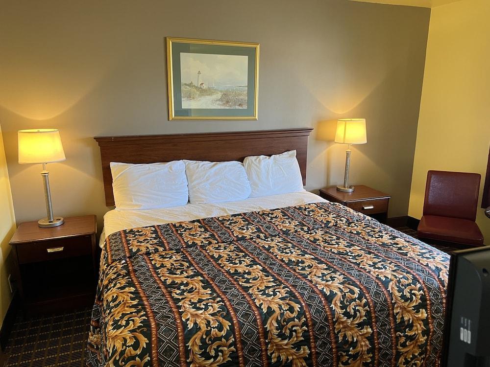 Crows Nest Inn Tawas photo 14
