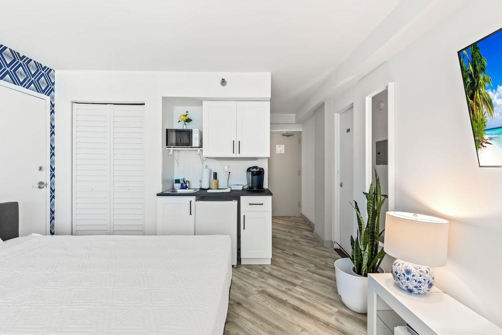Oceanside Inn Studios by Brightwild photo 42