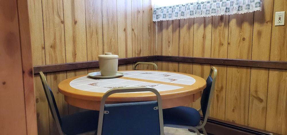 Red Ranch Motel photo 56