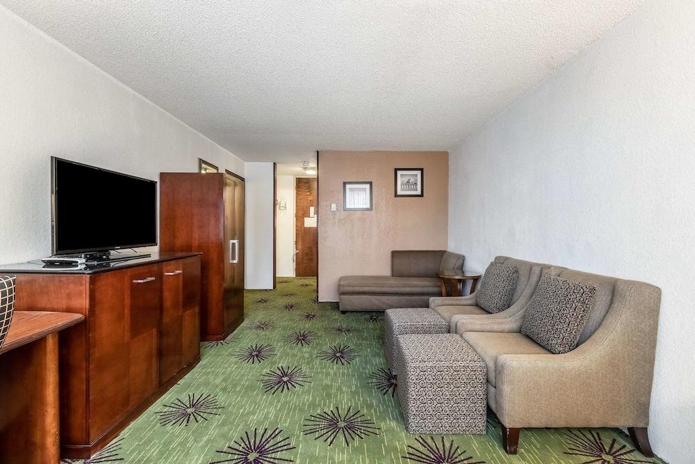 Quality Inn & Suites Albert Lea photo 21