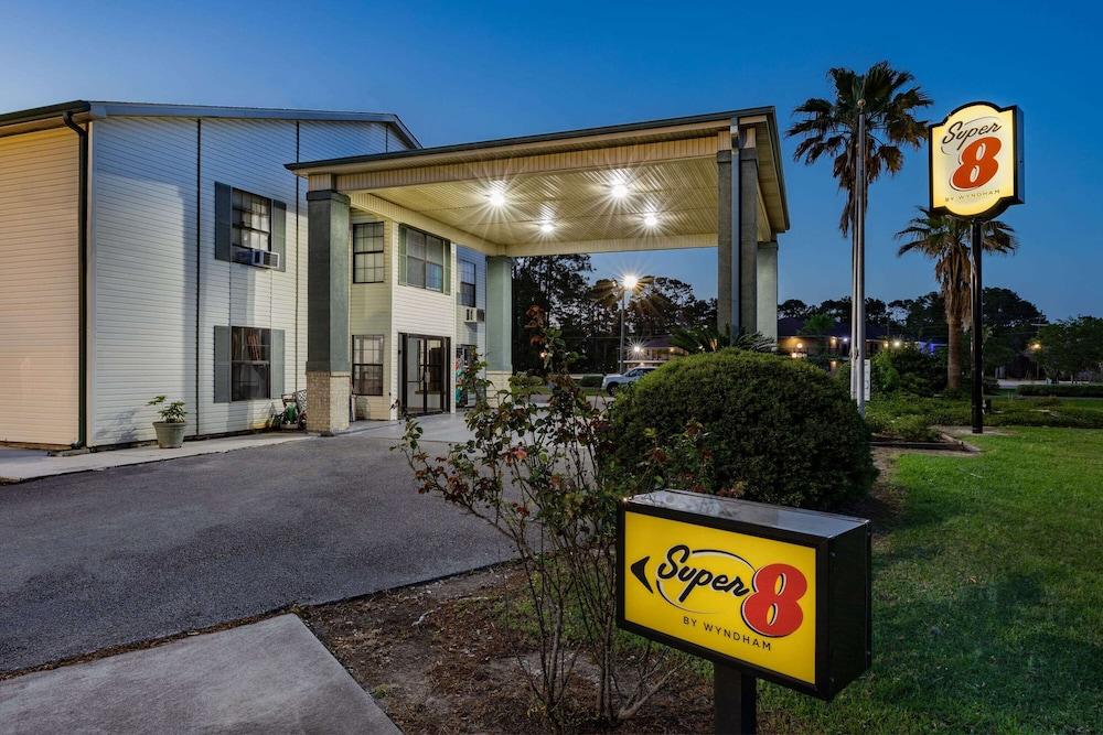 Super 8 by Wyndham Kinder/Coushatta near Casino photo 27