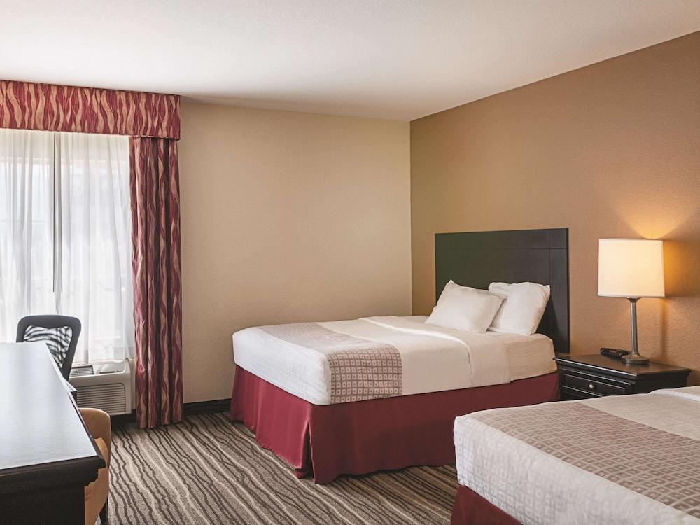 La Quinta Inn & Suites by Wyndham Slidell - North Shore Area photo 17