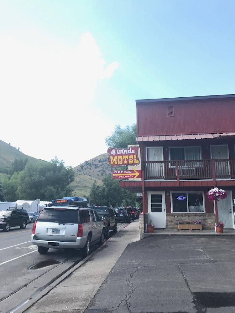 Four Winds Motel photo 15