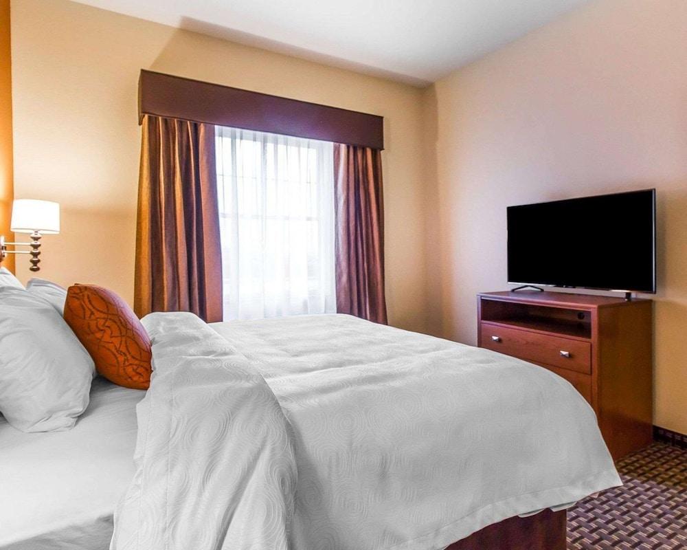 MainStay Suites Stanley photo 32