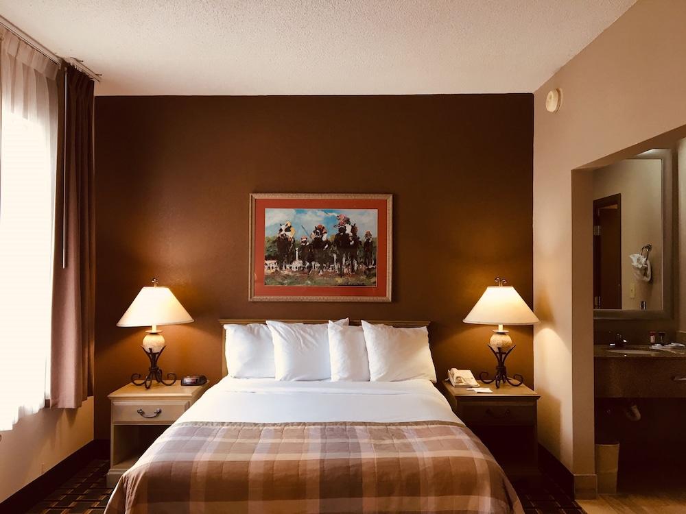 Hawthorn Extended Stay by Wyndham Conyers photo 34