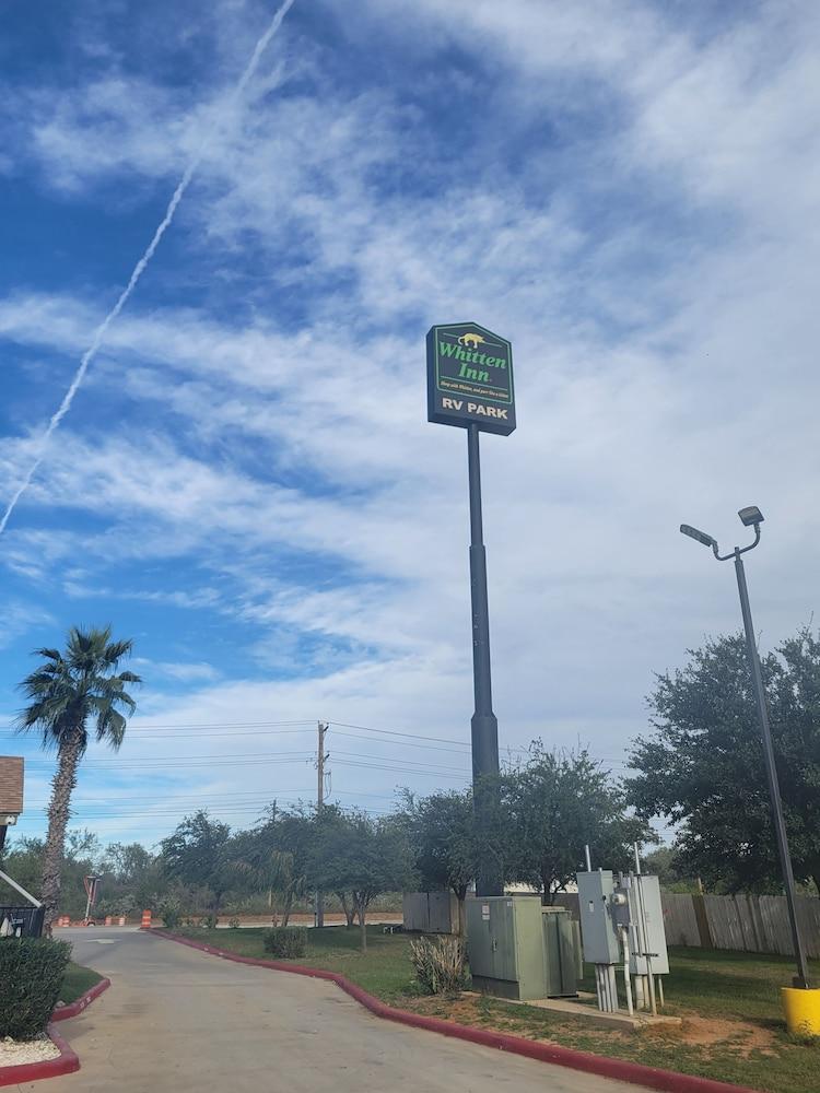Cotulla Whitten Inn photo 49