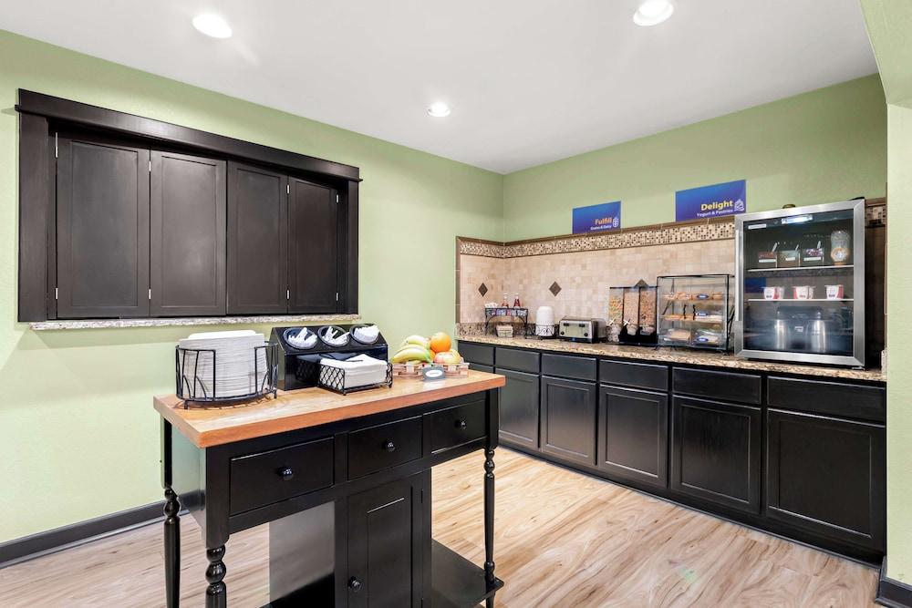 Best Western George West Executive Inn photo 21