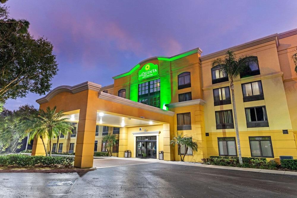 La Quinta Inn & Suites by Wyndham Tampa North I-75 photo 13