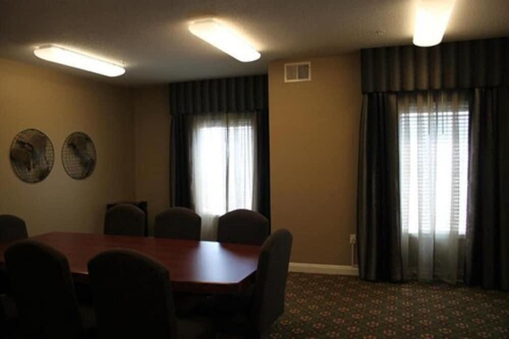 GrandStay Hotel & Suites photo 39