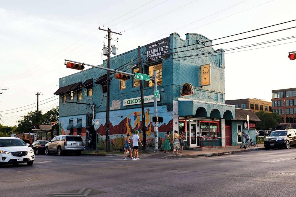 Sentral East Austin at 1630 E. Sixth photo 25