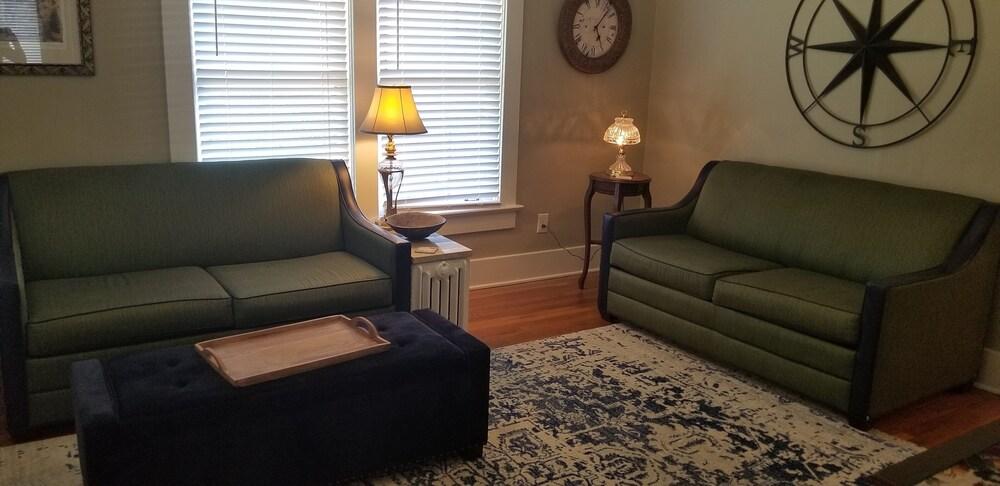 Belvedere Manor photo 30