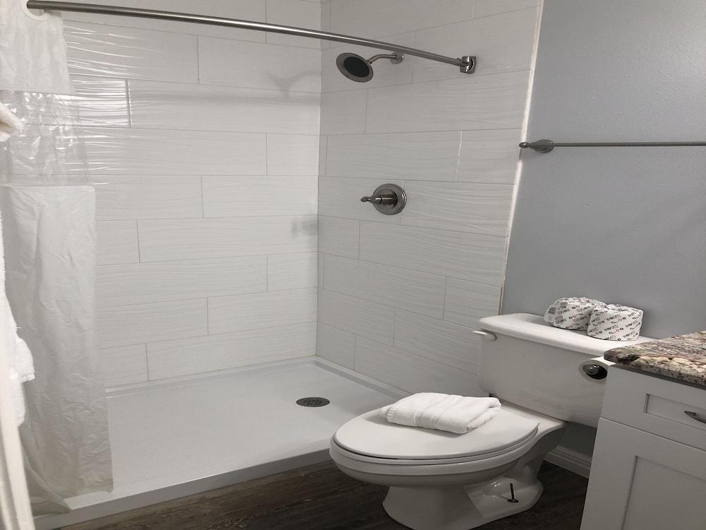 Beachgate CondoSuites and Oceanfront Resort photo 72