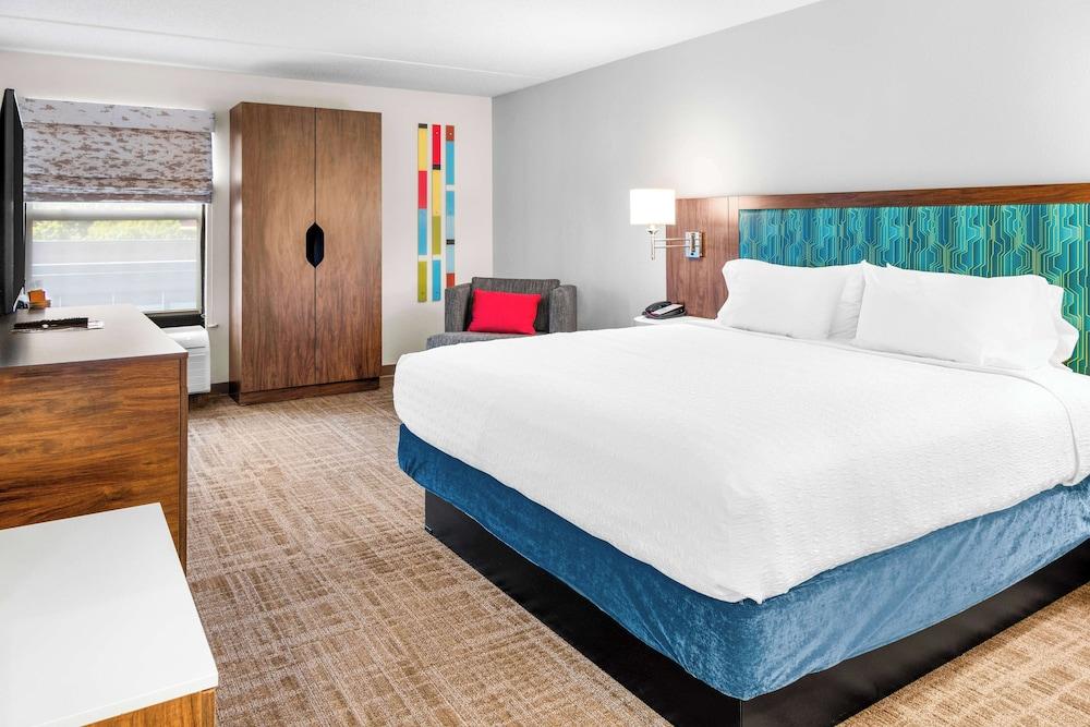 Hampton Inn Grand Rapids-North photo 23