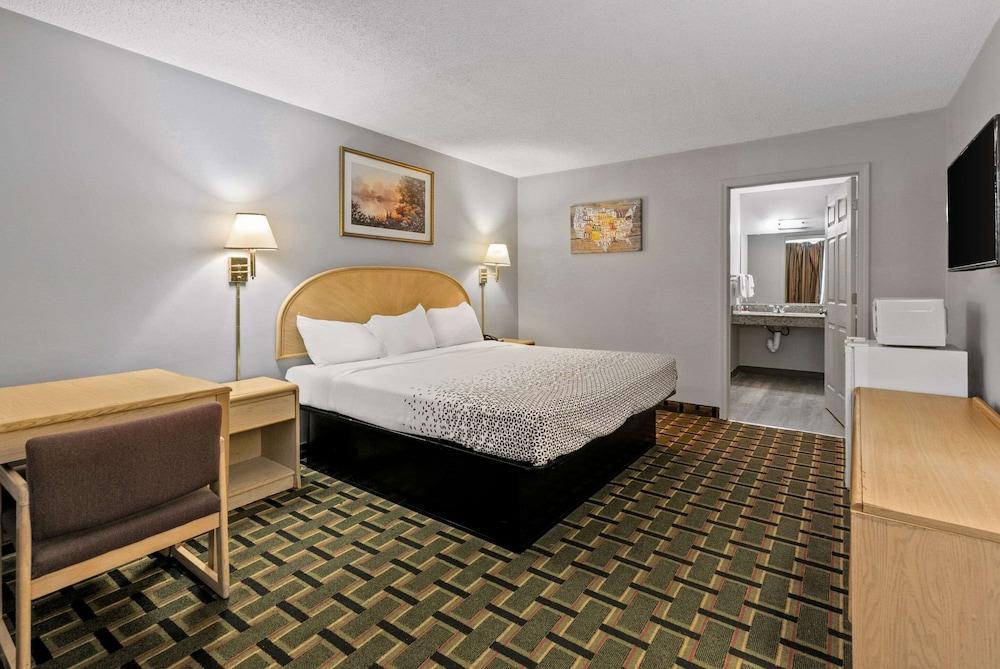 Econo Lodge Clemson - University Area photo 33