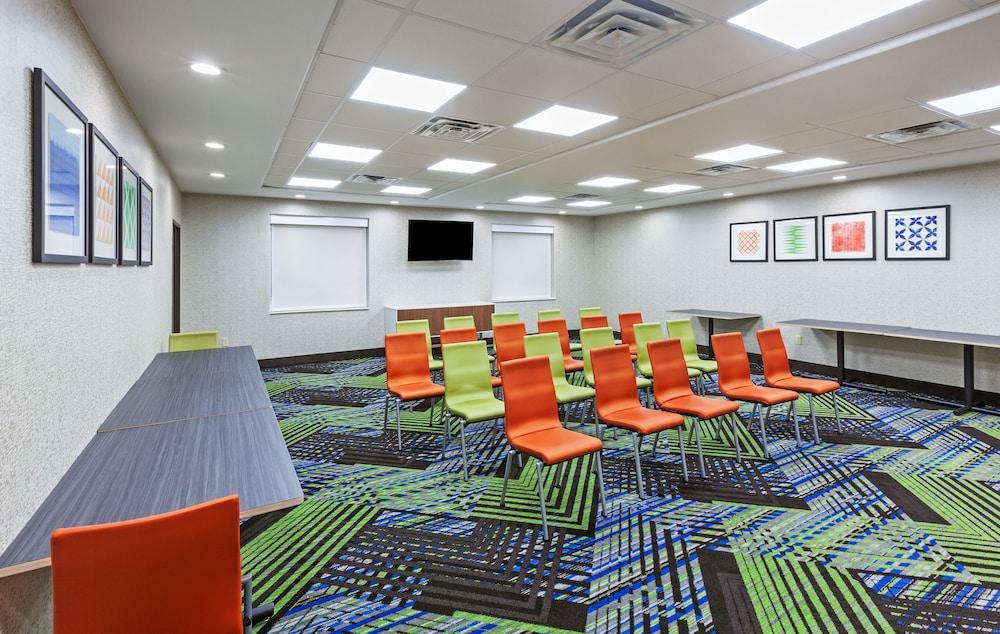 Holiday Inn Express and Suites Longview South I20 by IHG photo 29