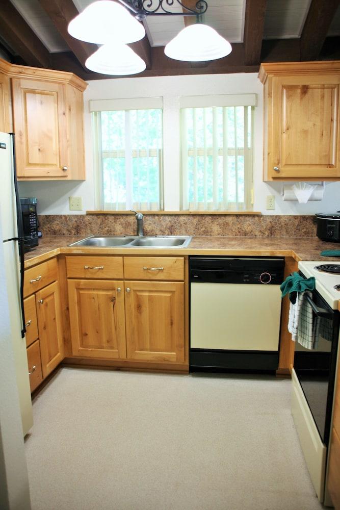 Timbers at Island Park Village Resort photo 8
