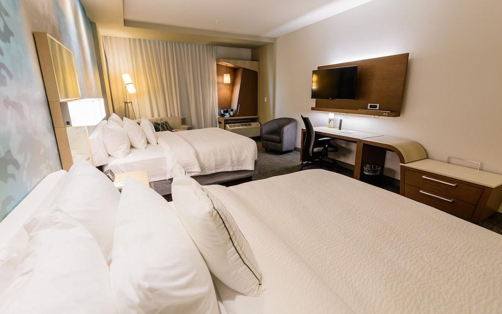 Courtyard by Marriott Lake Jackson photo 7