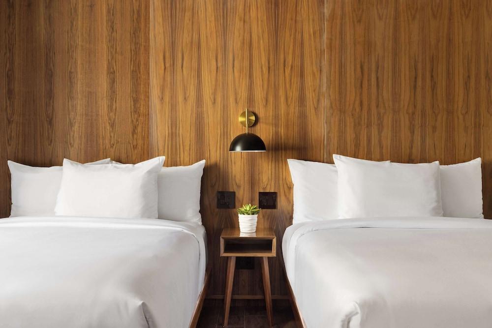 Grayson Hotel in the Unbound Collection by Hyatt photo 5