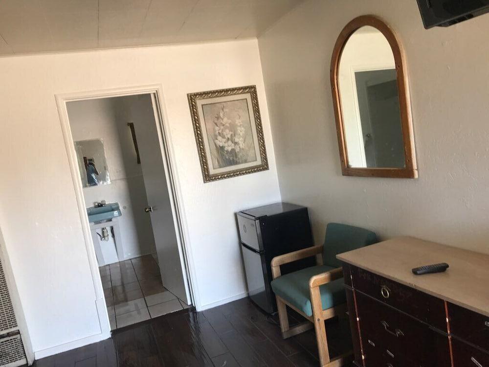 Oak Motel Modesto by Hotel O photo 2