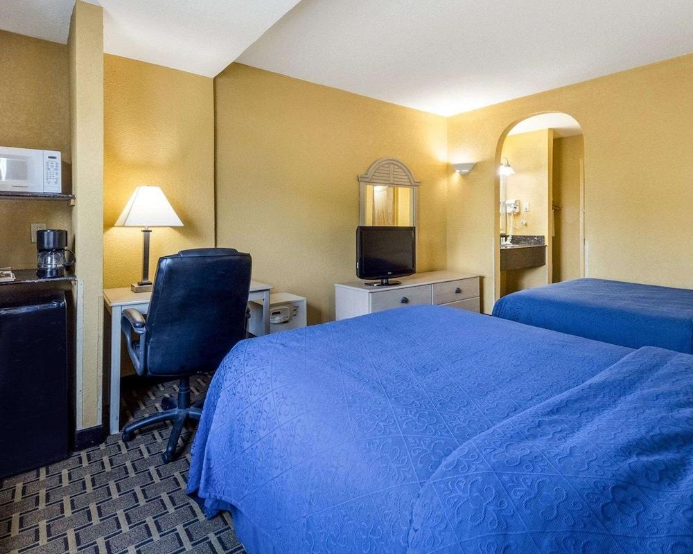 Quality Inn & Suites Corpus Christi Beachside photo 25