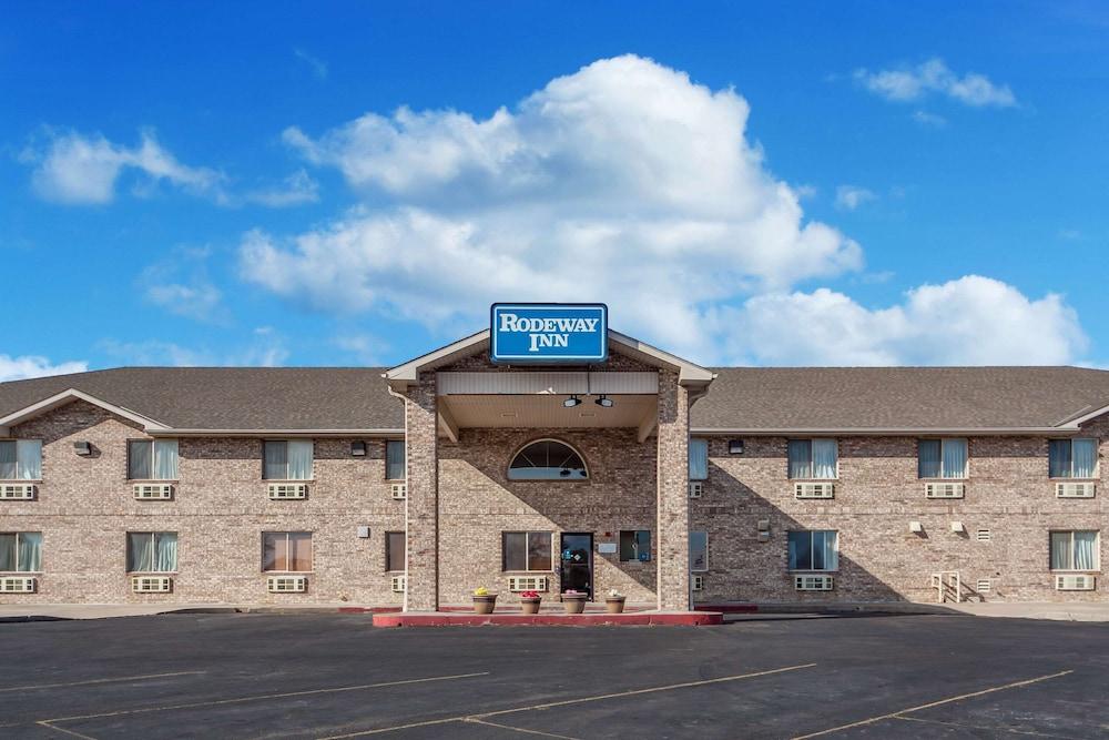 Super 8 by Wyndham Cozad photo 34