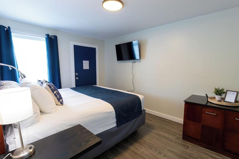 Anchor Bay Inn and Suites photo 14