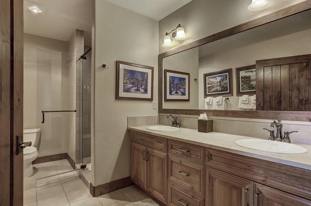 Crystal Peak Lodge, A Vail Resorts Property photo 95