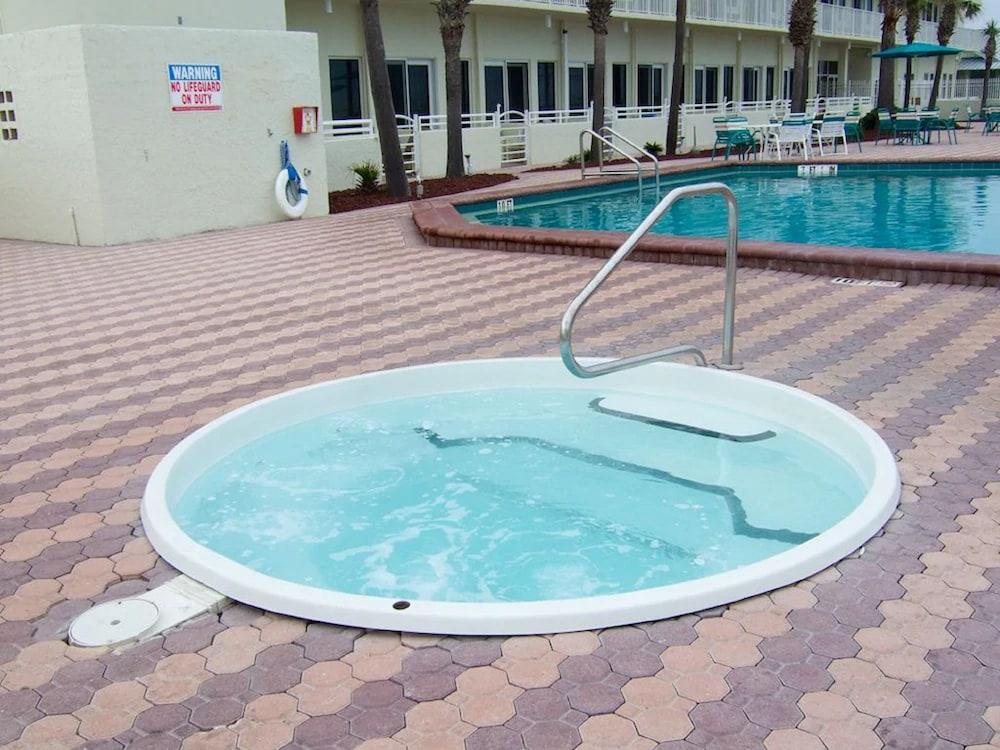 Harbour Beach Oceanfront Resort photo 7
