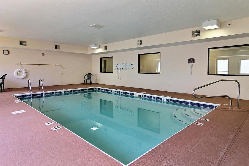 Sleep Inn South Bend Airport photo 27