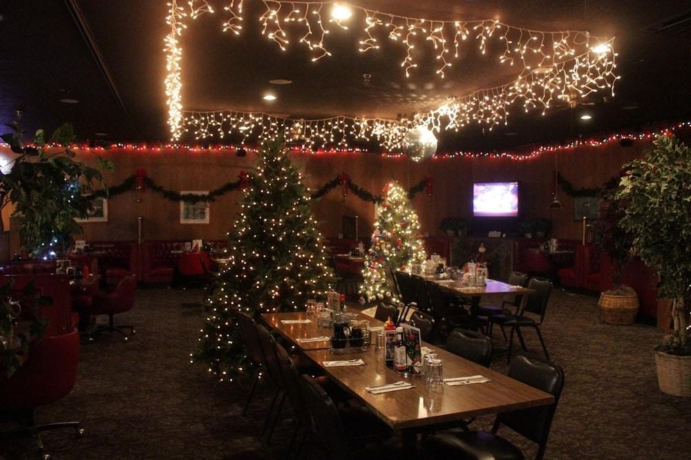 Windbreak Hotel photo 43