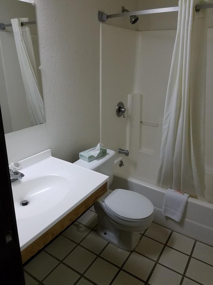 Auburn Inn photo 13