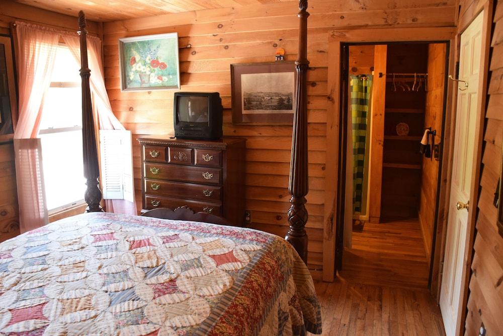 Lake House photo 6