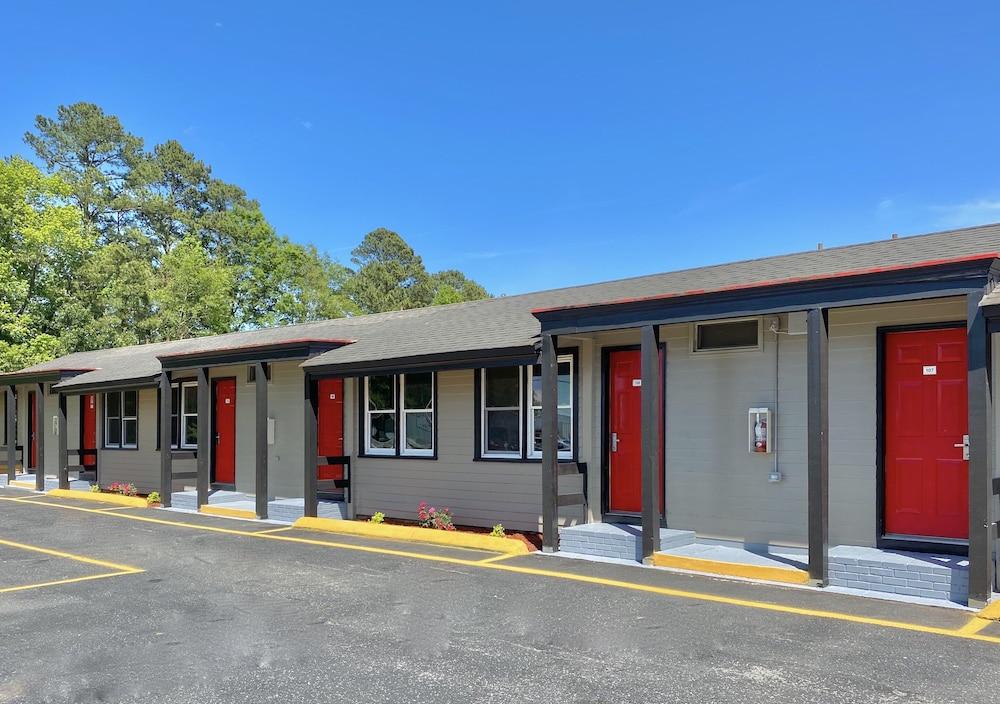 Whistling Pines - Daily & Extended Stay, Elizabeth City photo 19