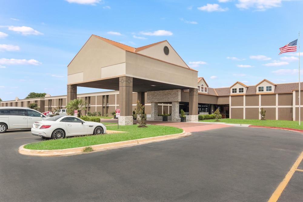 LeBossier Hotel photo 22