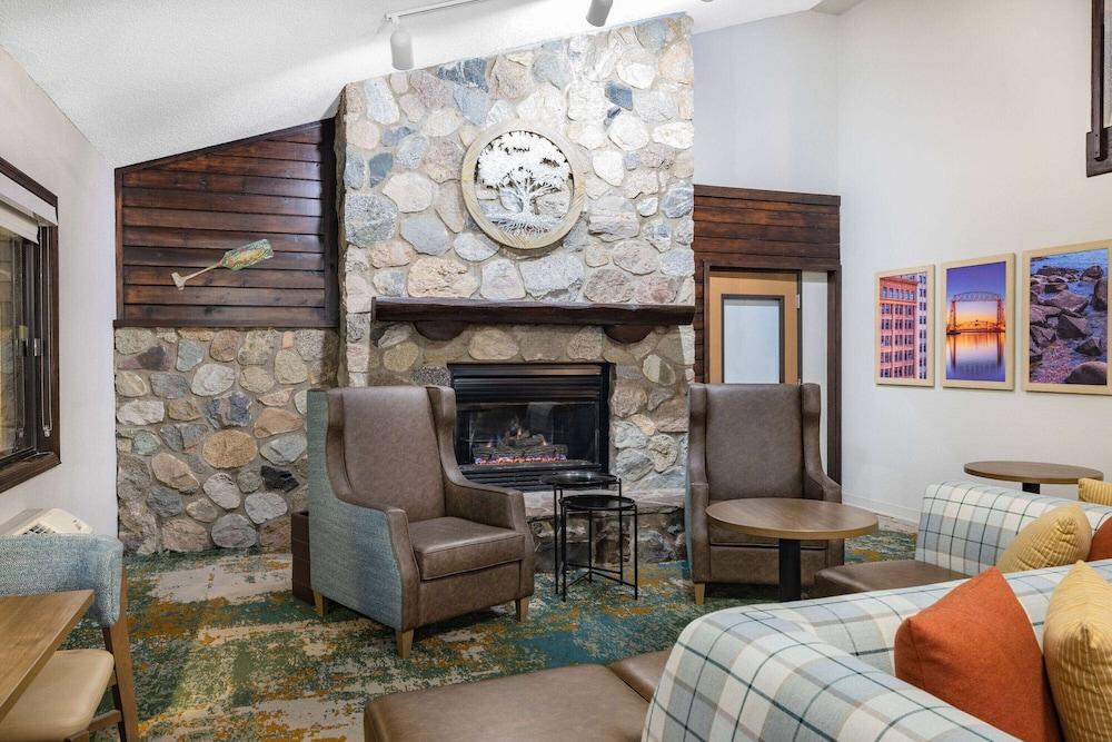 AmericInn by Wyndham Duluth South Black Woods Event Center photo 3