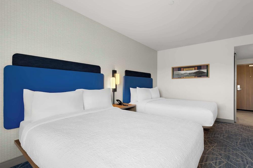 Hampton Inn & Suites Corona, Ca photo 40