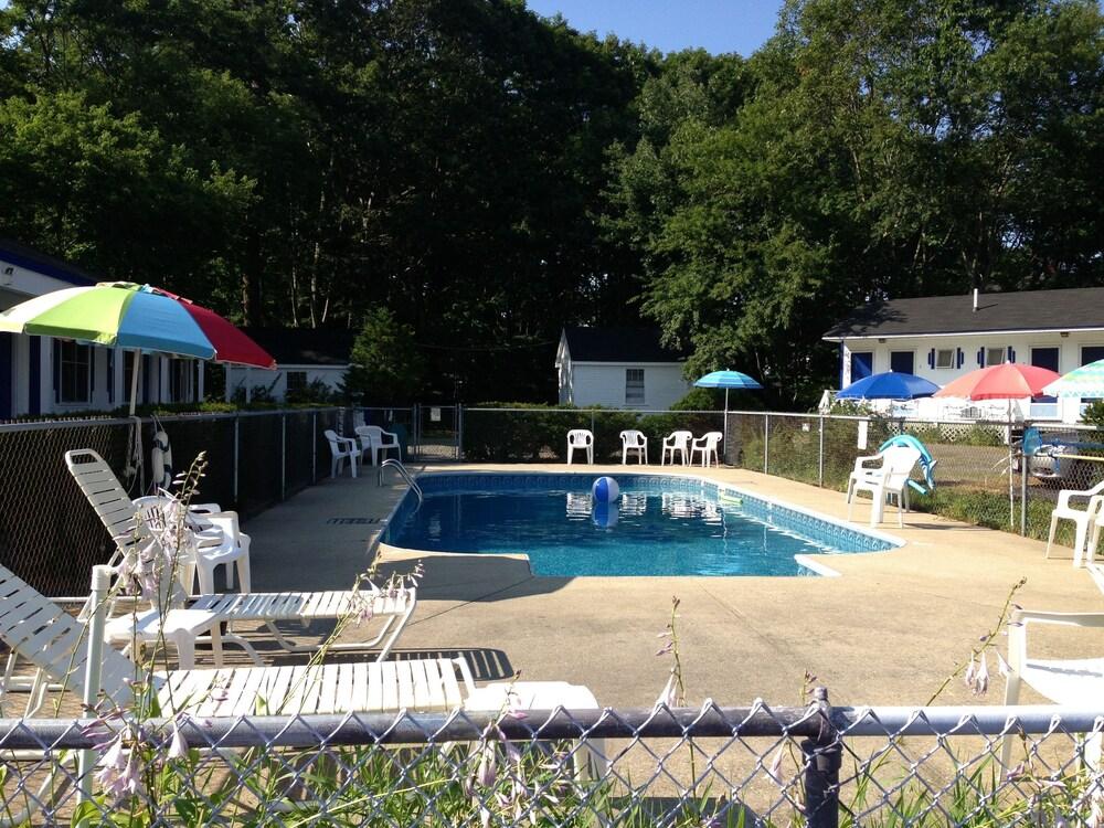 Marvin Gardens Motel photo 23