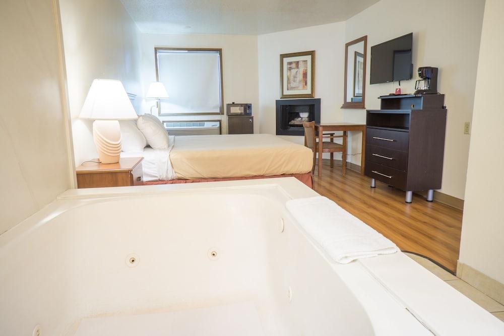 Sunnyside Inn & Suites photo 40