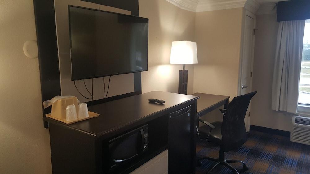 Regency inn and Suites photo 4