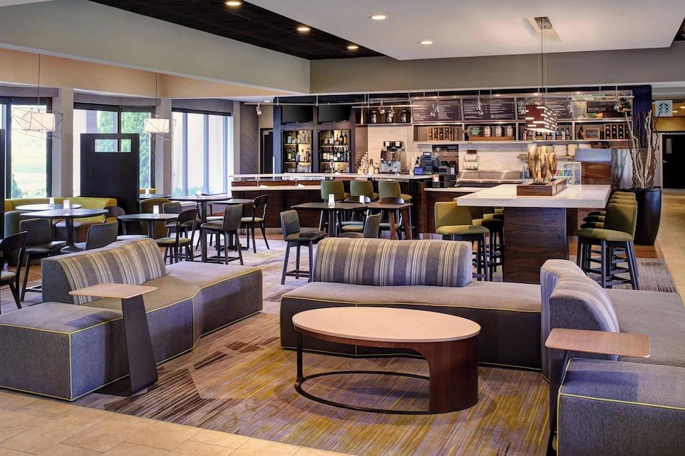 Courtyard by Marriott Detroit Dearborn photo 24