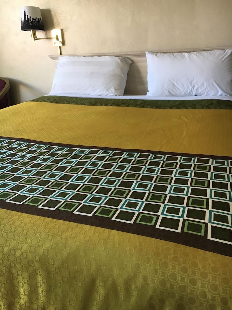 Diamond View Motel photo 18
